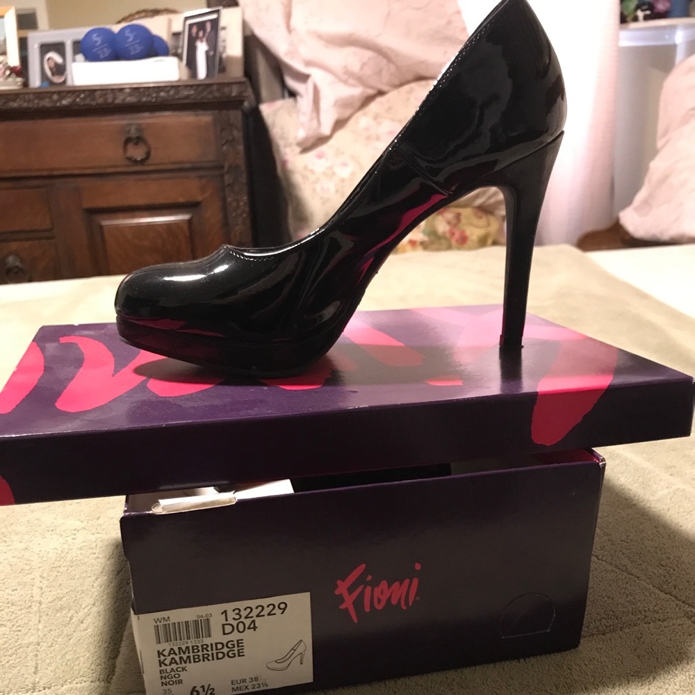 Black Glossy High Heels